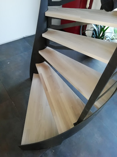 Bizeul Agencement Cuisiniste Nantes ESCALIER COLIMACON 3
